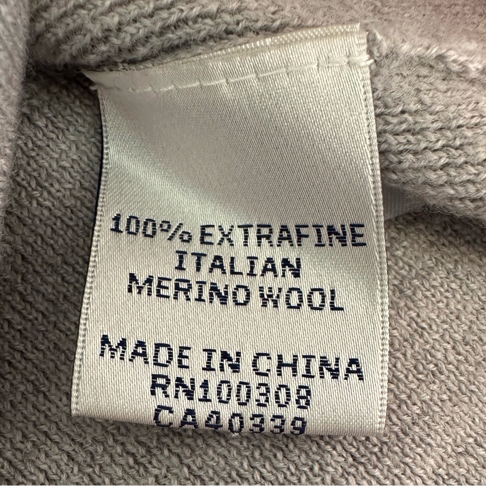 Peter Millar Women’s Merino Wool Gray V-Neck Sweater, Size M - Picture 4 of 4